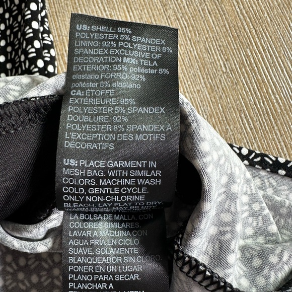 White House Black Market Black and White Peplum Blouse - Picture 4 of 7